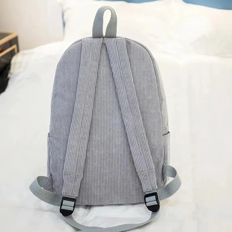 Mochila de pana con su nombre bordado
